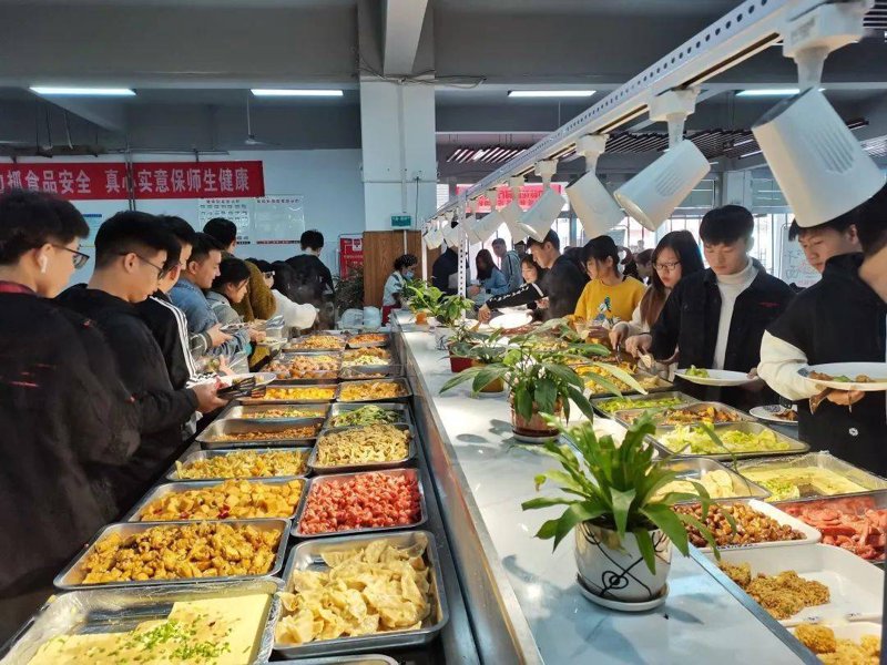 餐饮行业的卫生规范，关乎每一位消费者的健康与安全。最新版的餐饮服务通用卫生规范已经在行业内广泛实施，本文将通过案例解读，帮助大家更好地理解和执行这一标准。